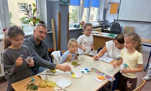 Zdjęcie do Kreatywna integracja w klasie 1b!