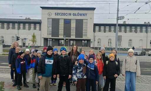 Zdjęcie do Klasa 3a na wycieczce w Szczecinie - nauka, zabawa i pierwsza podr&oacute;ż pociągiem!